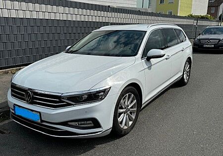 VW Passat Variant Volkswagen 1.5 TSI OPF Elegance Variant ...