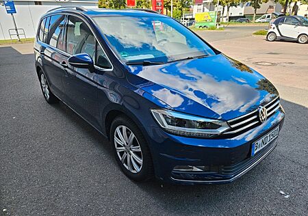 VW Touran Volkswagen 1.5 TSI DSG Highline*StdHzg*PANO*Keyless