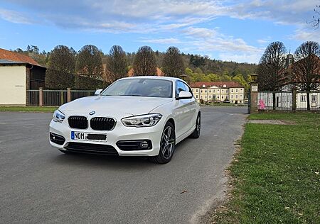 BMW 120i Sport Line A, 1.Hd. Mineralweiß metallic