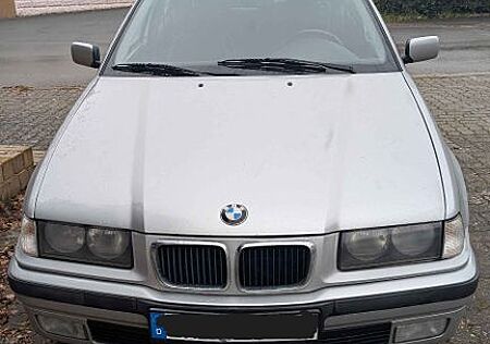BMW 316i Compact (e36 Compact)