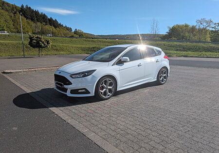 Ford Focus 2,0 EcoBoost ST ST