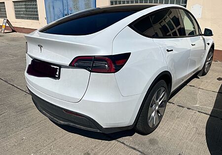 Tesla Model Y Hinterradantrieb RWD AHK Enhanced Autopi