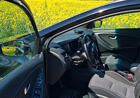 Hyundai i30 , Diesel, Automatikgetriebe, Navi