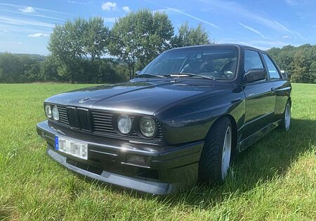 BMW M3 E30