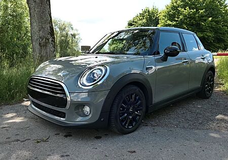 Mini Cooper LED, Union Jack, Apple Car Play,
