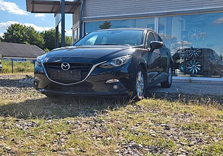 Mazda 3 Lim. Center-Line