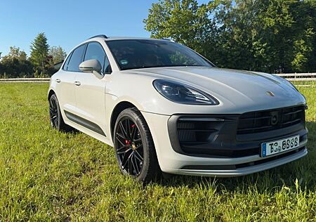 Porsche Macan GTS (Kreide matt; Approved, .....)
