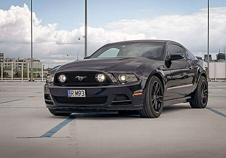 Ford Mustang GT v8 Track Pack Manual LPG