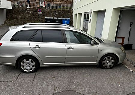 Toyota Avensis Combi 2.0 D-4D -