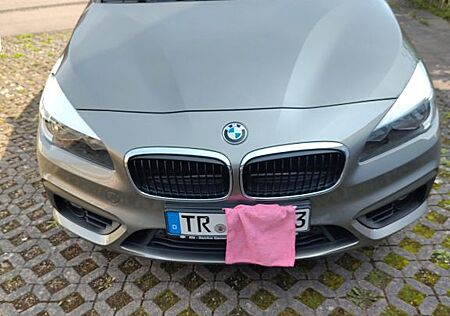 BMW 2er 220 Active Tourer 220d xDrive A -
