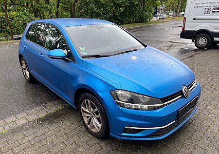 VW Golf Volkswagen 1.6 TDI Comfortline Navi PDC SHZ 2.HD