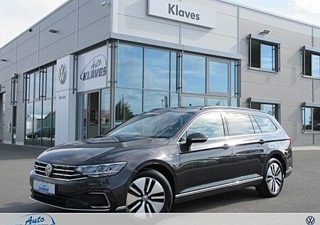 VW Passat Variant Volkswagen GTENav AHK Pano E-Klappe Dämmglas