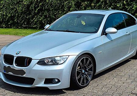 BMW 320i Coupé -
