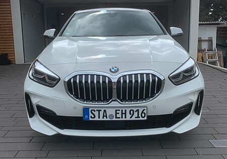 BMW 120i M-Sport *Navi *Auto *Head-Up *LED *SHZ