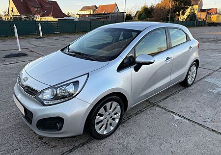 Kia Rio Edition 7 Klimaautomatik TÜV 05/26 1.Hand