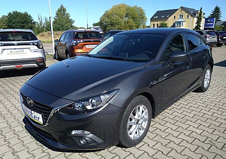 Mazda 3 Center-Line SKYACTIV