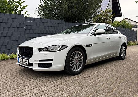Jaguar XE 20d 180PS Prestige Automatik nur 73.000 km