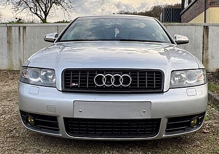 Audi S4 B6 Limousine 4.2 quattro