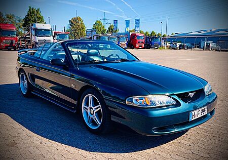Ford Mustang GT V8, Wertgutachten: 2, top Zustand