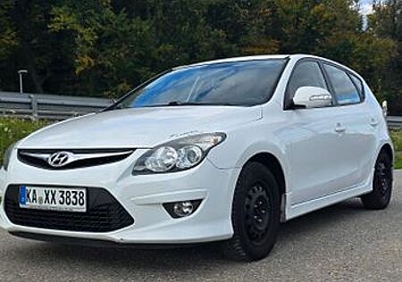 Hyundai i30 1.6 CRDi 66 kW FIFA WM Edition FIFA WM E...