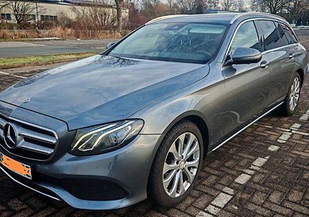 Mercedes-Benz E 220 E 220d T AVANTGARDE Autom. AVANTGARDE