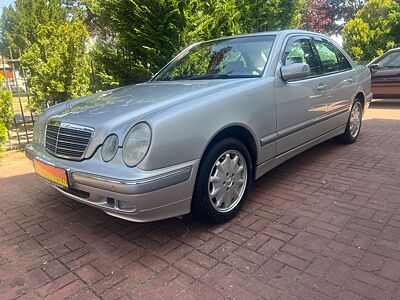 Mercedes-Benz E 240 ELEGANCE Automatik 86000km Scheckheft