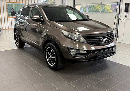 Kia Sportage Spirit 2WD/Navi/SHZ/8Fach/TÜV Nov/26