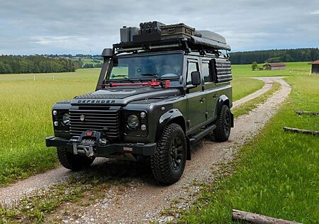 Land Rover Defender 110 TD4 Station Wagon SE