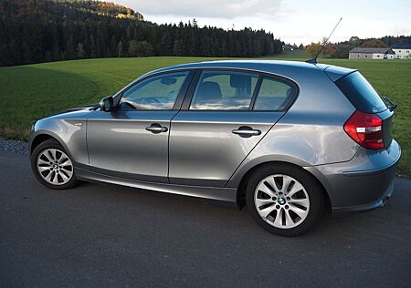 BMW 116d - grau E87