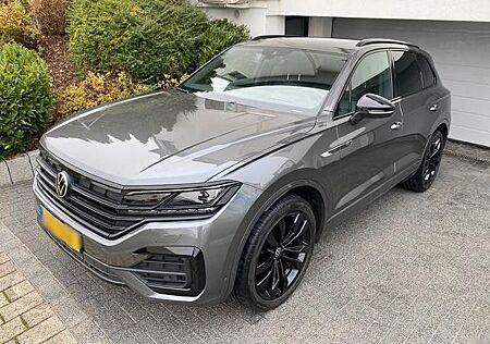 VW Touareg Volkswagen 3.0 V6 TDI 210kW 4MOT Tiptr. R-Line ...