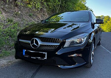 Mercedes-Benz CLA 200 Shooting Brake CLA 200 Urban Shootin..