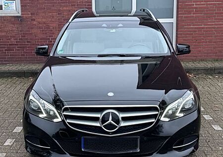 Mercedes-Benz E 250 BlueTEC AVANTGARDE Autom. AVA...