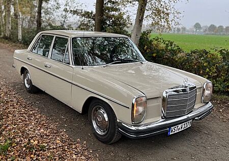 Mercedes-Benz C 200 W114 /8 H-Kennzeichen BJ73 Oldtimer