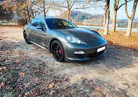 Porsche Panamera Diesel - Grau