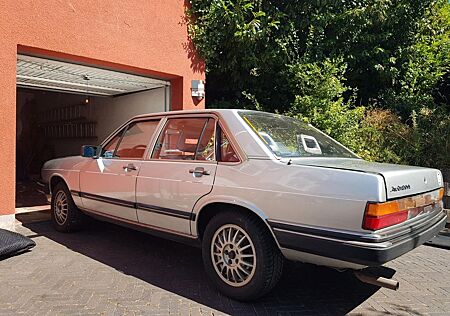 Audi 200-5E (Automatik) , silberfarben, H Status