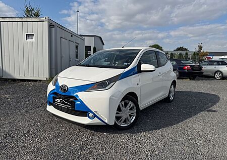 Toyota Aygo (X) Aygo -play touch 1 Hand