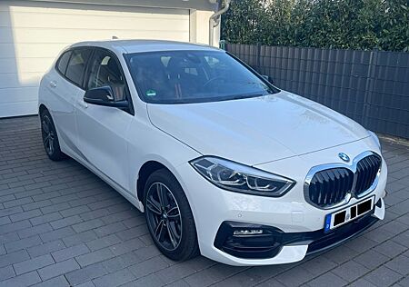 BMW 118i Sport Line LED*SHZ*TEMP*PDC*DAB*WLAN