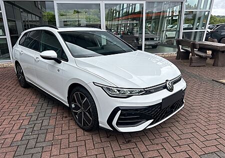 VW Golf Volkswagen VIII Variant 1.5 eTSI R-Line AHK Pano Navi