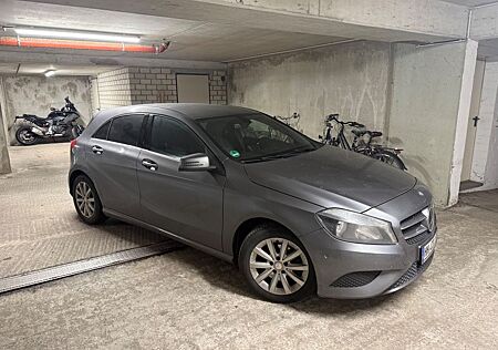 Mercedes-Benz A 180 -
