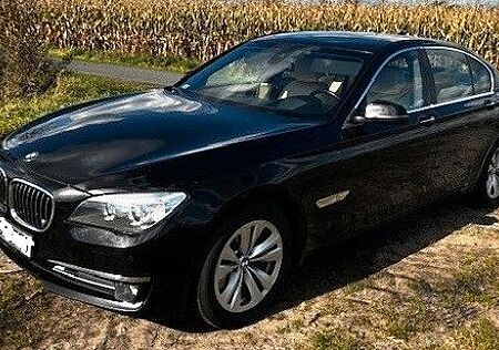 BMW 740d xDrive - Individual Scheckheft