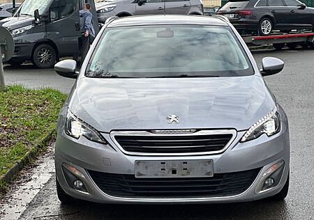 Peugeot 308 SW Allure BlueHDi 120*Xenon*Pano*Navi*Kamera