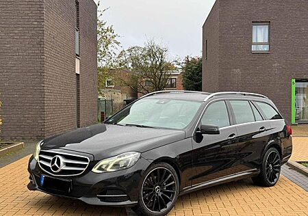 Mercedes-Benz E 220 BlueTEC BE T Edition AVANTG. Auto.