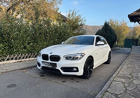 BMW 118i Sport Line/8fach Bereift/Navi/LED