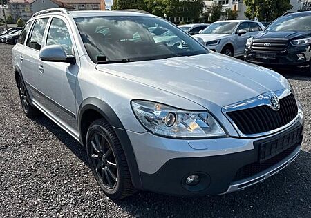 Skoda Octavia Combi Scout 4X4*BiXenon*AHK*1.Hand*