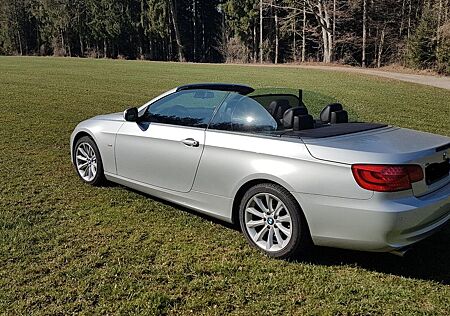 BMW 318i Cabrio E93 Titansilber metallic