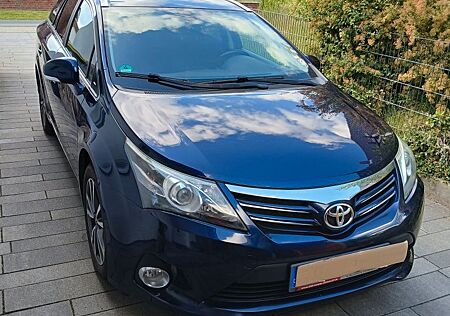 Toyota Avensis Combi 1,8-l-Valvematic Comfort Comfort