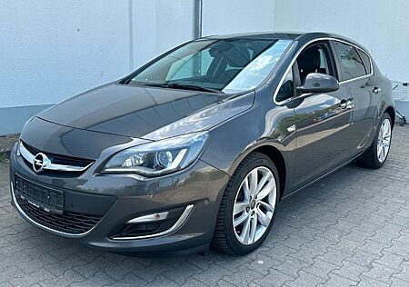 Opel Astra J Lim. 5-trg. Innovation/Navi/Xenon/Leder