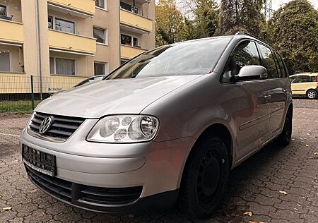 VW Touran Volkswagen Trendline 7 Sitzer Tüv & Inspektion neu