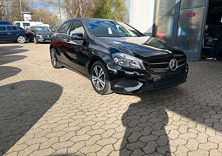 Mercedes-Benz A 180 BlueEfficiency AMG Line Navigation