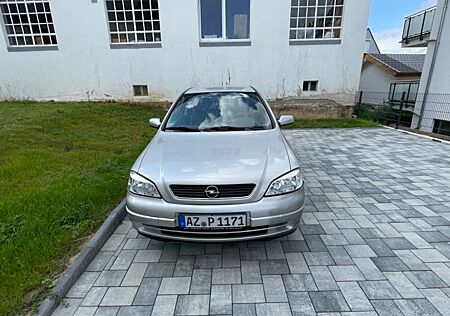 Opel Astra 1.6 -